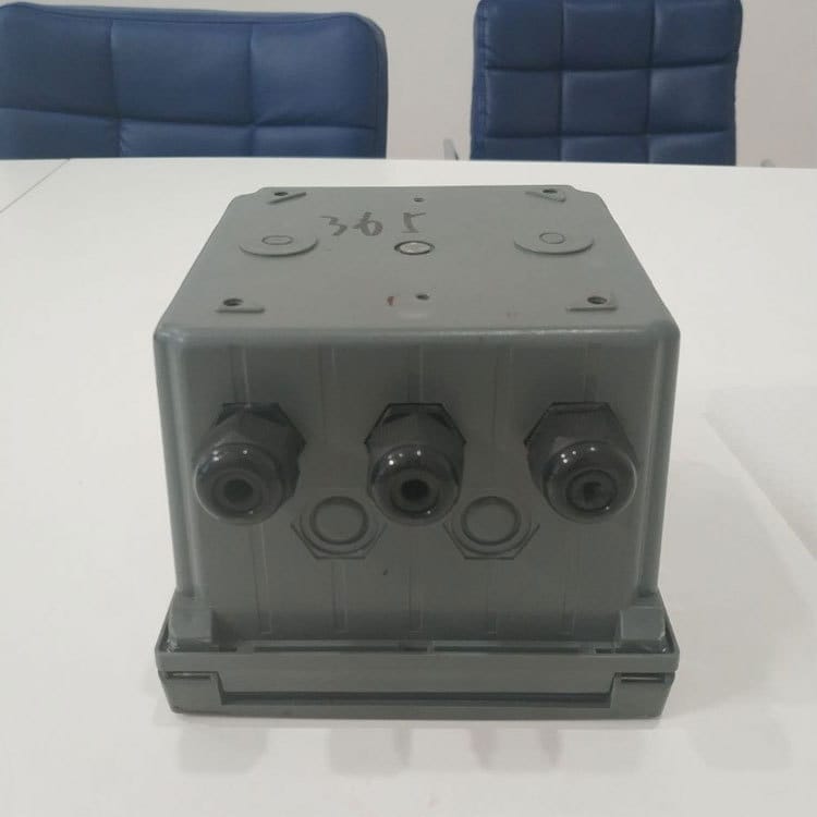SR-100-2.jpg